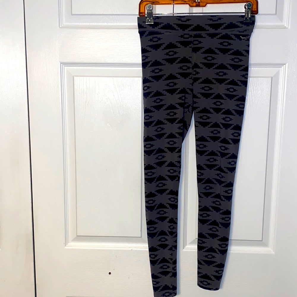 Women’s size small VS PINK leggings